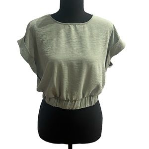 Vintage Hearts by Como Sage Green Cropped Tee